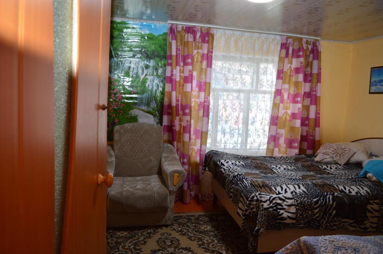 Guest House On Derbisheva Karakol Bagian luar foto