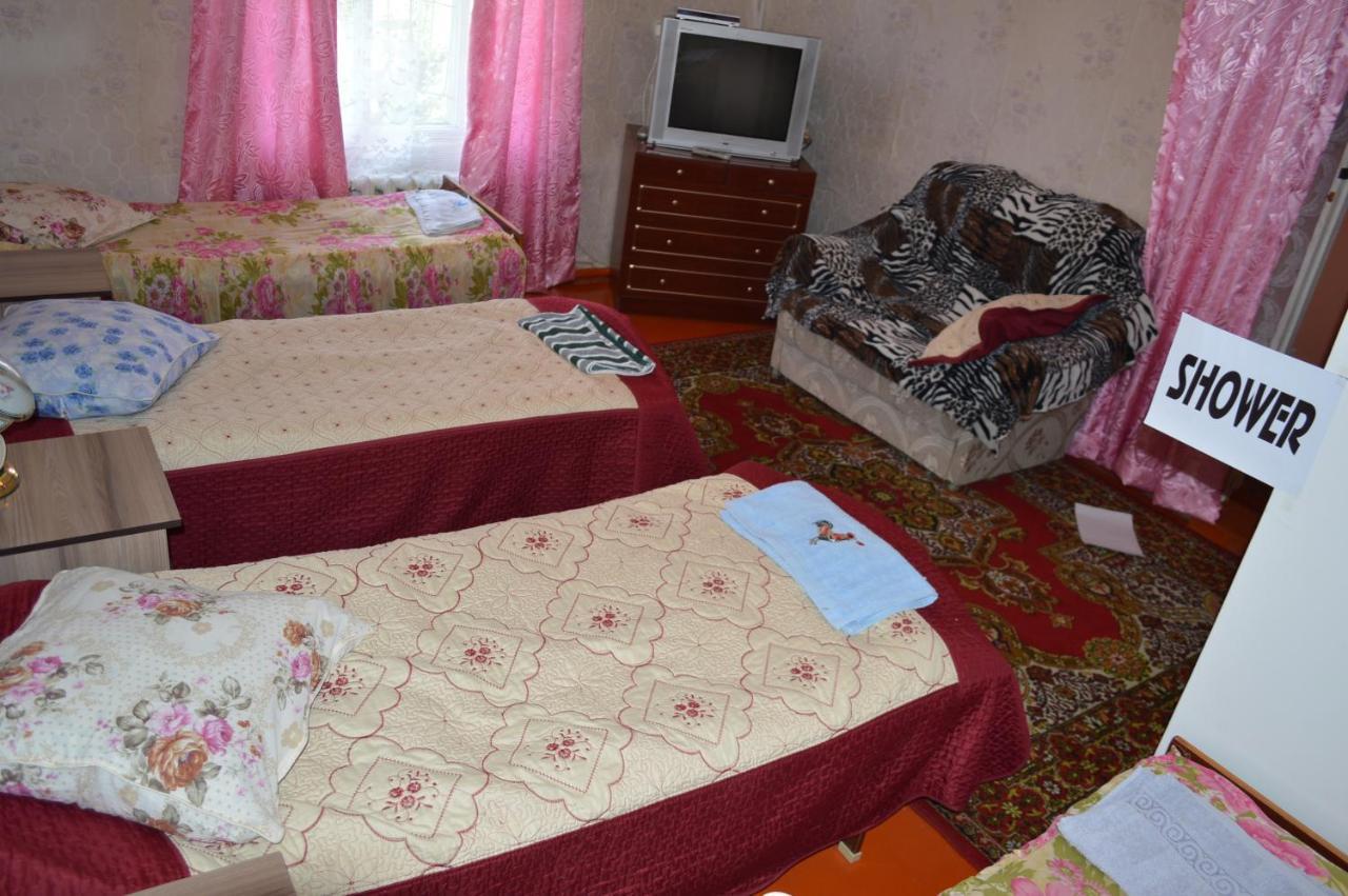 Guest House On Derbisheva Karakol Bagian luar foto